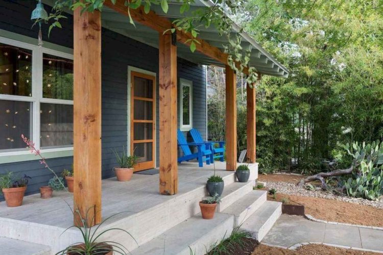 01-rustic-farmhouse-front-porch-decorating-ideas-wholehomekover-750x500-2402893