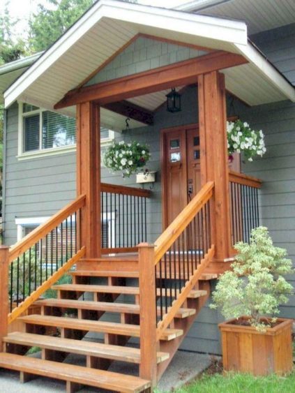 60-rustic-farmhouse-front-porch-decorating-ideas-domakeover_com-423x563-1731222